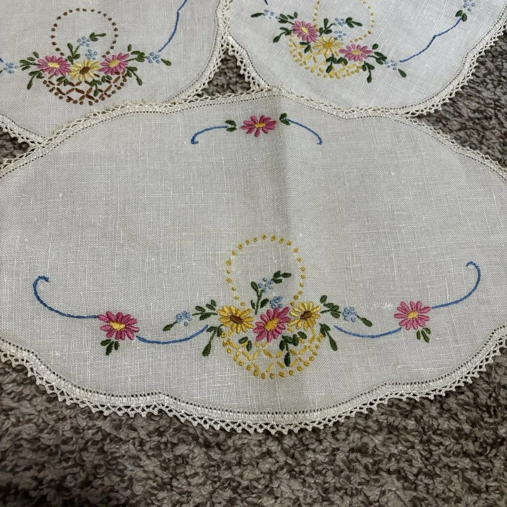 3 VTG  Cotton Doily, Doilies Set Floral Embroidery Cottagecore Shabby